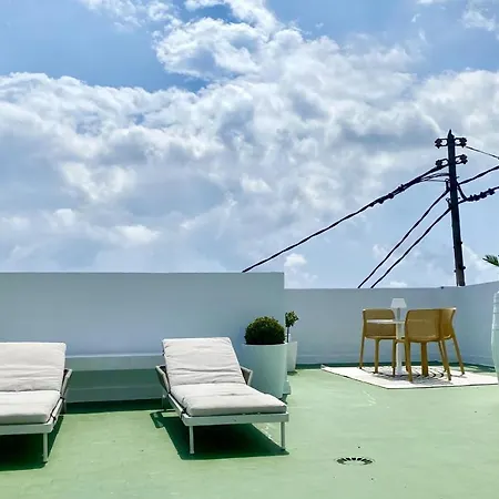 Estudio En Malvarrosa A Metros De La Playa, Con Terraza Y Zonas Comun *